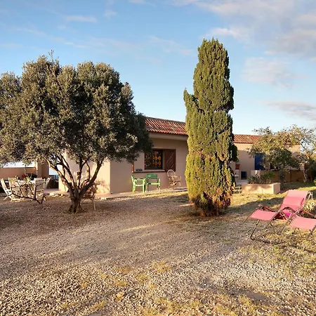 בית נופש Magical Sea Views Pool House *
