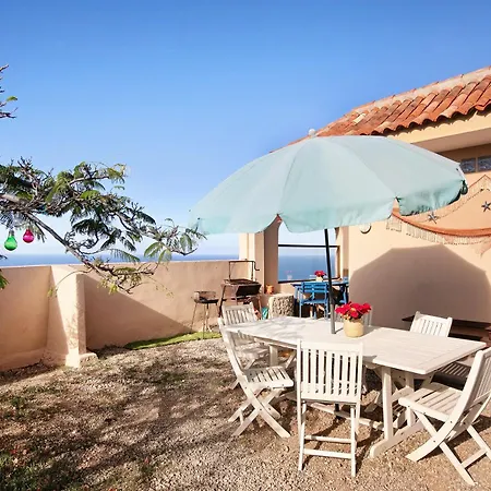Magical Sea Views Pool House בית נופש *